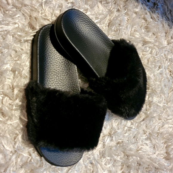 Fuzzy slides - Picture 1 of 2